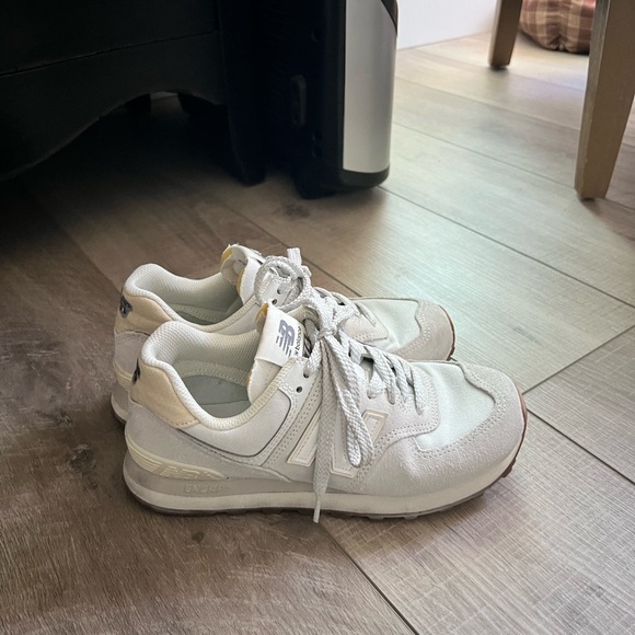 COPY - New Balance 574 - Picture 2 of 3